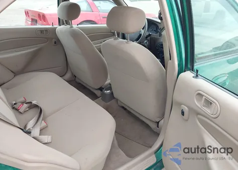 2002 Ford Escort z USA, uszkodzony, nr VIN 3FAFP13P52R162283